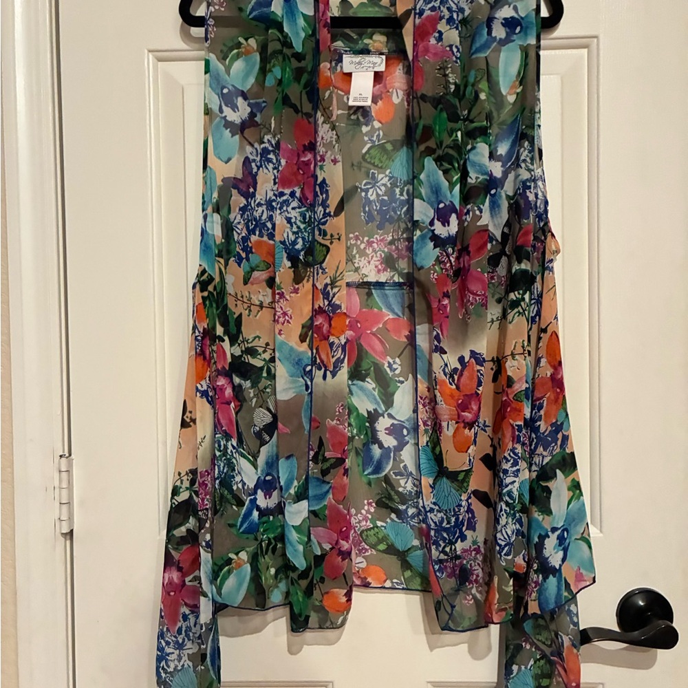 Molly & Max Vibrant Floral Sheer Vest - Picture 3 of 11